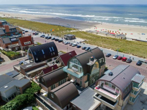 Apartment De Zeeparel by Interhome